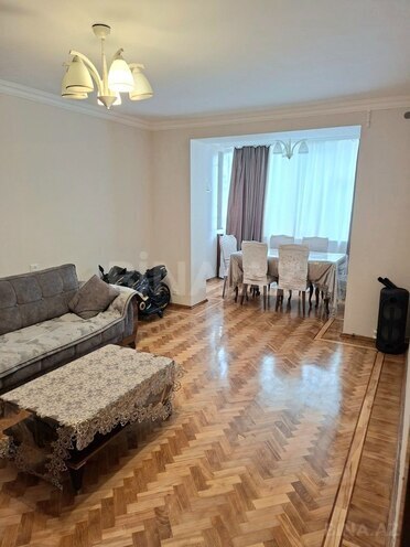 Satılır 3 otaqlı köhnə tikili 70 m², Elmlər Akademiyası m., photo 1 from 8