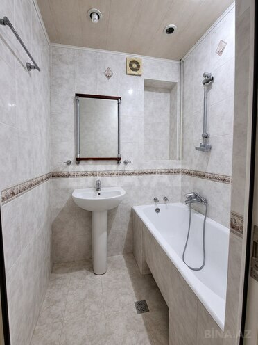 Satılır 4 otaqlı köhnə tikili 110 m², Gənclik m., photo 11 from 19