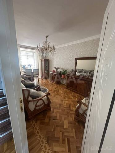 Продаётся 3-комн. вторичка 80 м², Бинагадинский р., photo 4 from 18