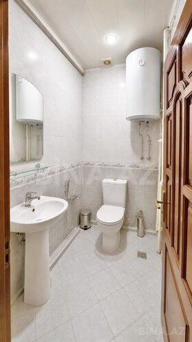Продаётся 3-комн. вторичка 135 м², м. Кара Караев, photo 9 from 18