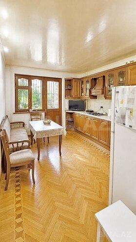 Продаётся 3-комн. вторичка 135 м², м. Кара Караев, photo 5 from 18