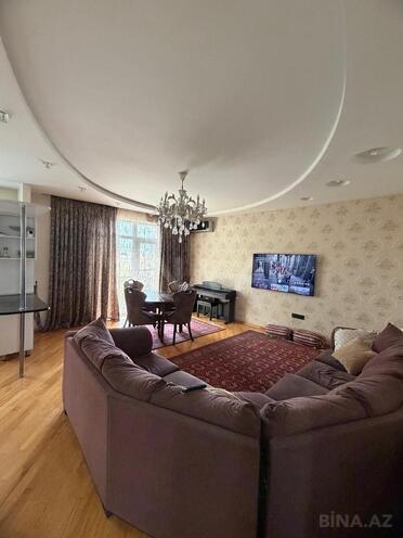 Продаётся 3-комн. вторичка 85 м², пос. Бакиханова, photo 1 from 9