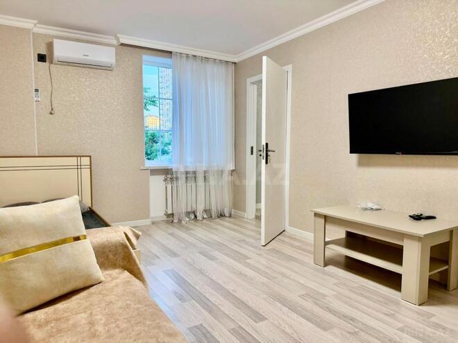 İcarəyə verilir 2 otaqlı köhnə tikili 60 m², Elmlər Akademiyası m., photo 4 from 13