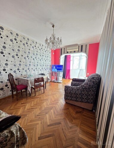 Satılır 3 otaqlı köhnə tikili 90 m², Memar Əcəmi m., photo 1 from 8