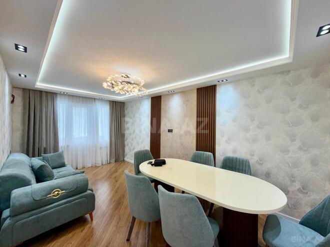 Сдаётся 3-комн. вторичка 80 м², м. Нефтчиляр, photo 1 from 25