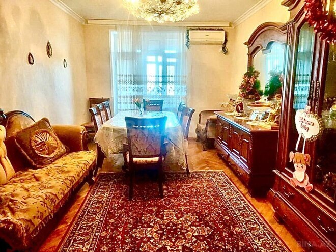 Продаётся 3-комн. вторичка 75 м², м. Нефтчиляр, photo 1 from 15