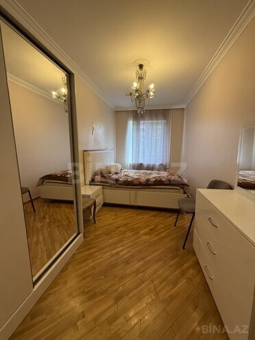 Продаётся 3-комн. вторичка 72 м², м. Ичеришехер, photo 9 from 13