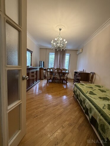 Продаётся 3-комн. вторичка 72 м², м. Ичеришехер, photo 7 from 13