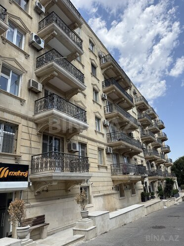 Продаётся 3-комн. вторичка 72 м², м. Ичеришехер, photo 1 from 13