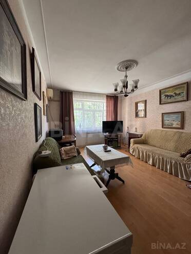 Satılır 2 otaqlı köhnə tikili 55 m², Qara Qarayev m., photo 1 from 18