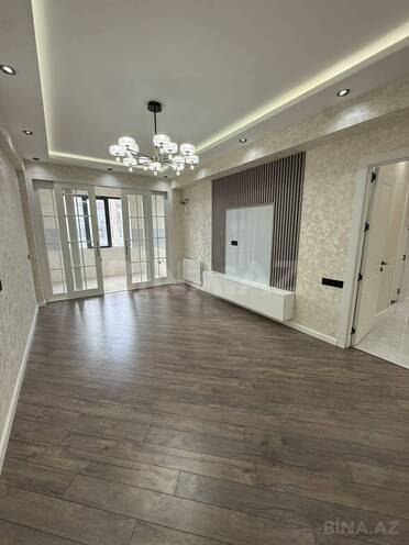 Продаётся 3-комн. новостройка 85 м², м. Нефтчиляр, photo 1 from 17