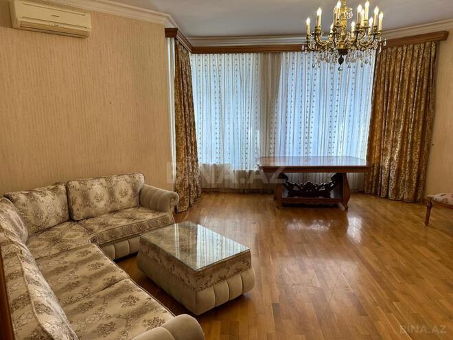 Сдаётся 3-комн. новостройка 120 м², м. 28 мая, photo 1 from 10