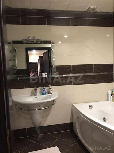 Сдаётся 3-комн. новостройка 135 м², м. Низами, photo 11 from 14