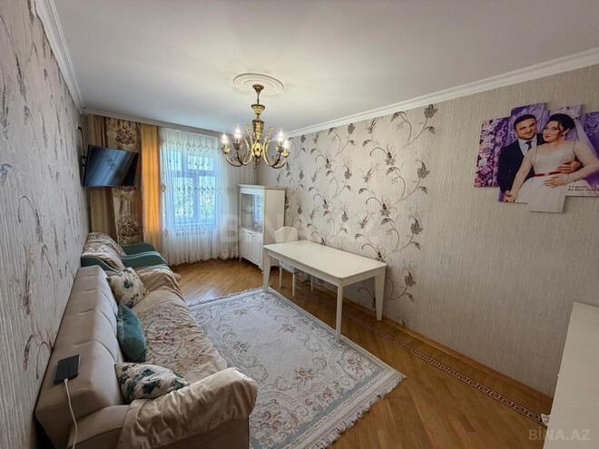 Satılır 4 otaqlı köhnə tikili 110 m², Yeni Günəşli q., photo 1 from 19