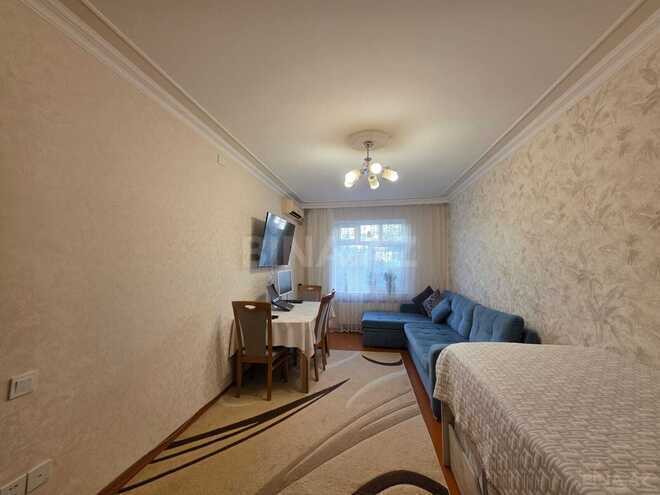 Продаётся 2-комн. вторичка 60 м², м. Ази Асланов, photo 3 from 13