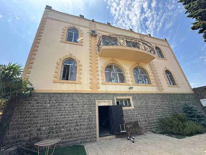 Сдаётся 10-комн. дом/дача 1 340 м², пос. Бадамдар, photo 3 from 32
