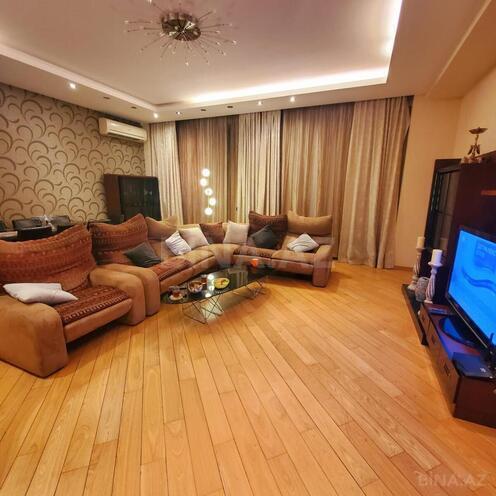 Продаётся 4-комн. новостройка 200 м², м. 28 мая, photo 1 from 20