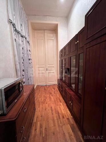 Satılır 2 otaqlı köhnə tikili 100 m², Sahil m., photo 13 from 19