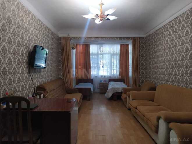 Сдаётся 2-комн. вторичка 42 м², м. Нефтчиляр, photo 1 from 8