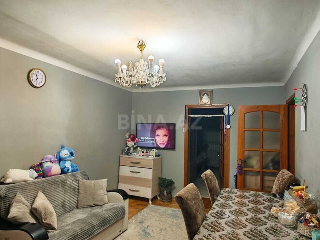 Satılır 2 otaqlı köhnə tikili 55 m², İnşaatçılar m., photo 1 from 8