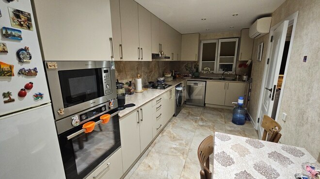 Продаётся 3-комн. вторичка 100 м², м. Иншаатчылар, photo 1 from 27