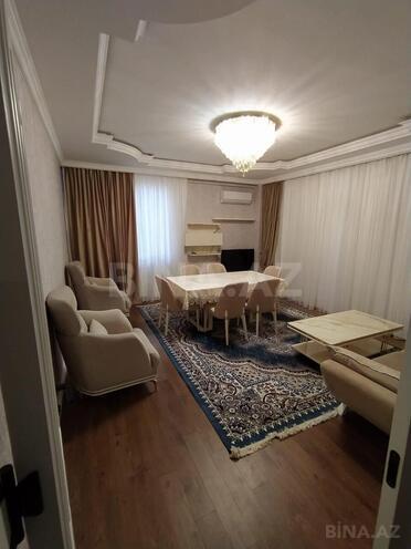 Сдаётся 3-комн. новостройка 110 м², м. Кара Караев, photo 1 from 11