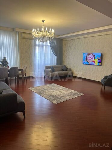 Продаётся 3-комн. новостройка 136 м², м. Сахил, photo 1 from 8
