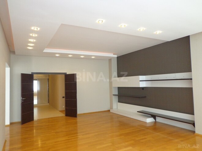 Сдаётся 4-комн. новостройка 230 м², м. 8 ноября, photo 4 from 22