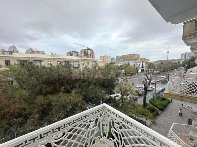 Сдаётся 3-комн. вторичка 140 м², м. Элмляр Академиясы, photo 10 from 11