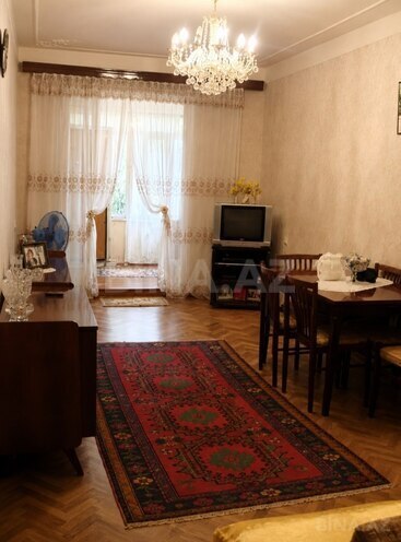 Satılır 3 otaqlı köhnə tikili 70 m², Əhmədli m., photo 1 from 8