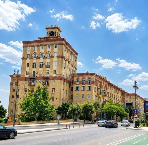 Продаётся 2-комн. вторичка 60 м², м. Низами, photo 1 from 9