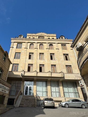 Продаётся  объект 1 650 м², м. Иншаатчылар, photo 1 from 14