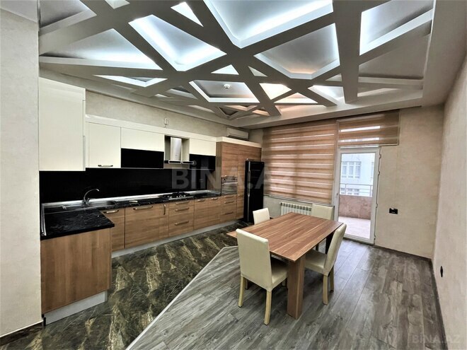 İcarəyə verilir 4 otaqlı yeni tikili 210 m², 28 May m., photo 12 from 20