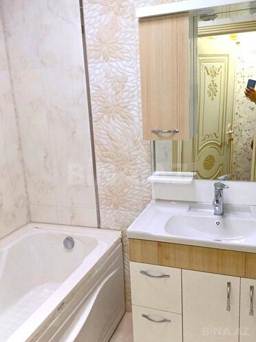 Продаётся 4-комн. вторичка 110 м², м. Халглар Достлугу, photo 13 from 18