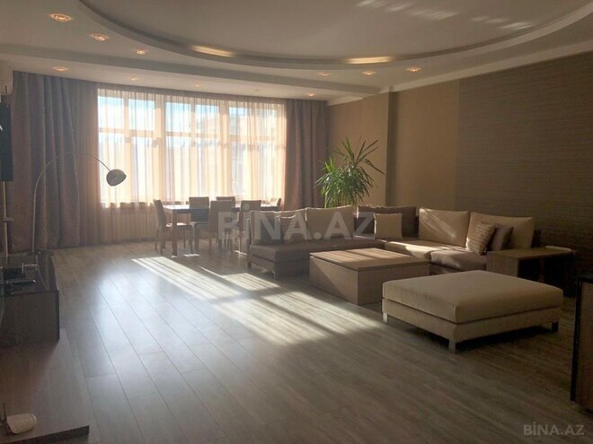 İcarəyə verilir 4 otaqlı yeni tikili 200 m², 28 May m., photo 1 from 10