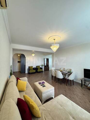 Продаётся 2-комн. новостройка 94 м², м. Нефтчиляр, photo 1 from 12