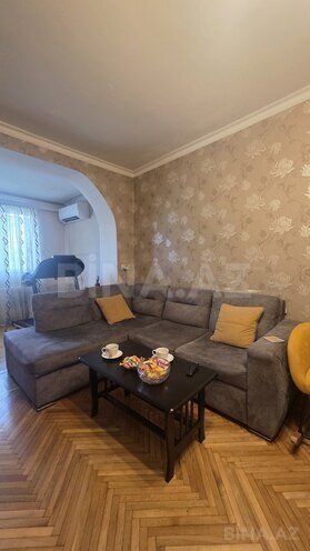Satılır 2 otaqlı köhnə tikili 60 m², İnşaatçılar m., photo 3 from 20