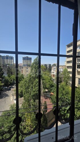 Satılır 2 otaqlı köhnə tikili 60 m², İnşaatçılar m., photo 11 from 20