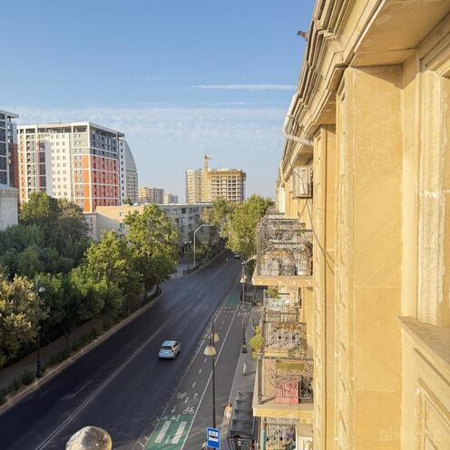 Продаётся 2-комн. вторичка 40 м², Ясамальский р., photo 3 from 16