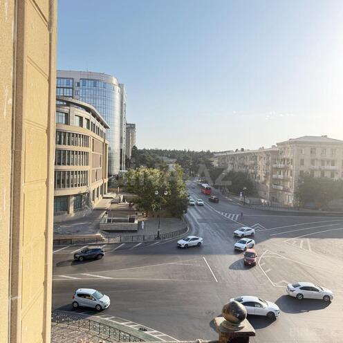 Продаётся 2-комн. вторичка 40 м², Ясамальский р., photo 1 from 16