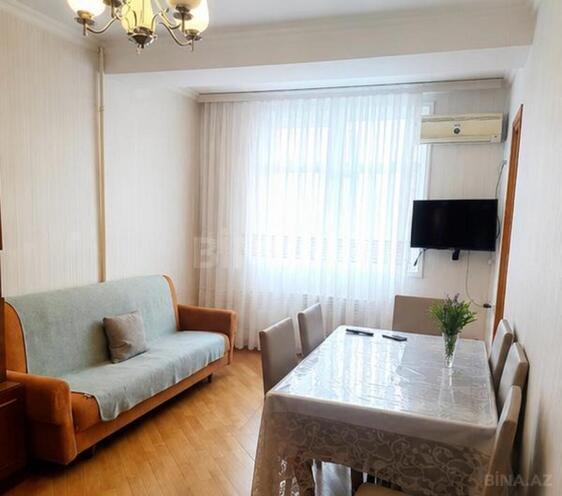 Продаётся 2-комн. вторичка 45 м², м. Ази Асланов, photo 1 from 11