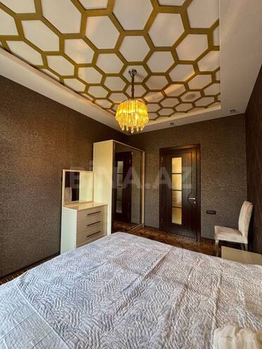 Продаётся 2-комн. вторичка 65 м², м. Элмляр Академиясы, photo 8 from 17