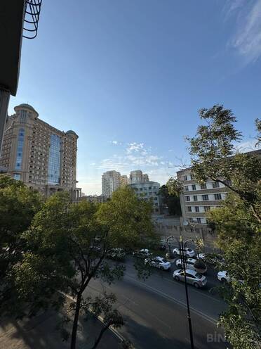 Продаётся 2-комн. вторичка 65 м², м. Элмляр Академиясы, photo 16 from 17