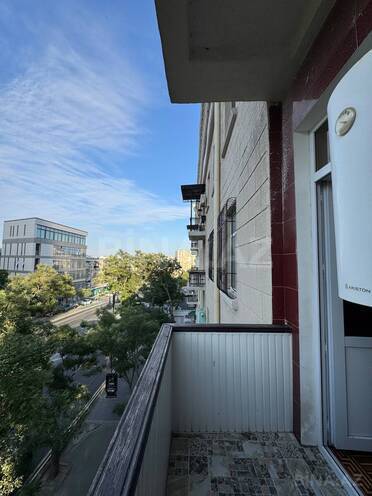 Продаётся 2-комн. вторичка 65 м², м. Элмляр Академиясы, photo 14 from 17