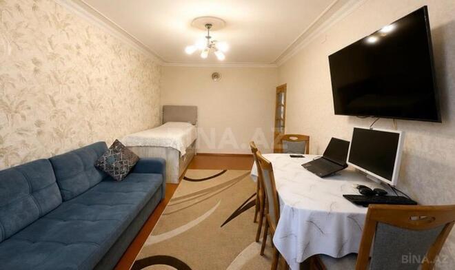 Продаётся 2-комн. вторичка 65 м², м. Ази Асланов, photo 1 from 11