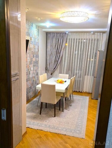 Satılır 5 otaqlı köhnə tikili 110 m², Xalqlar Dostluğu m., photo 10 from 32