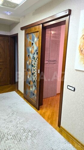 Satılır 5 otaqlı köhnə tikili 110 m², Xalqlar Dostluğu m., photo 17 from 32
