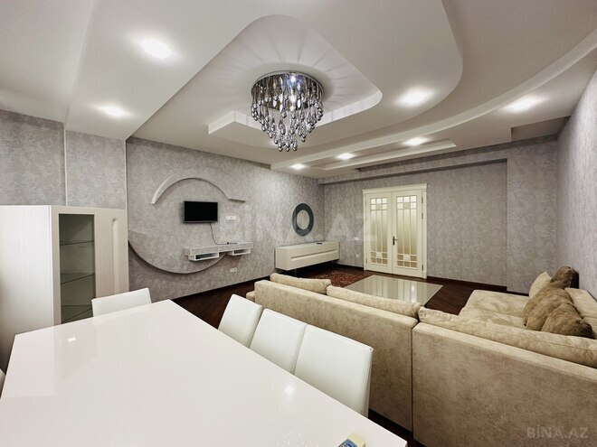 Продаётся 3-комн. новостройка 146 м², м. Низами, photo 1 from 25