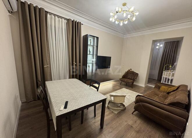 Продаётся 2-комн. вторичка 65 м², м. Низами, photo 1 from 16