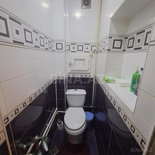 Satılır 3 otaqlı köhnə tikili 70 m², Qara Qarayev m., photo 14 from 15